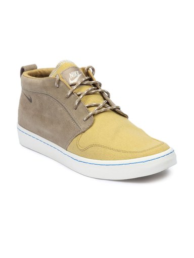 Nike Men Wardour Chukka Yellow Casual Shoes