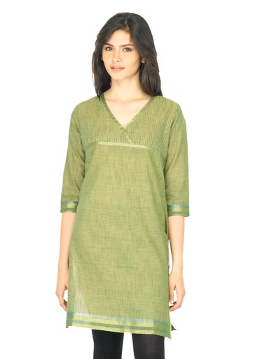 Aurelia Women Solid Green Kurta